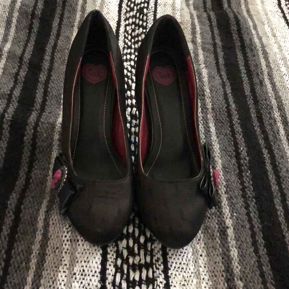 TUK heels